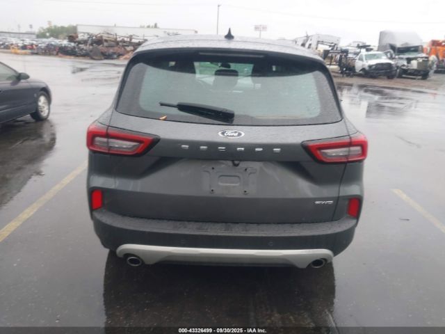 Ford Escape Image 13