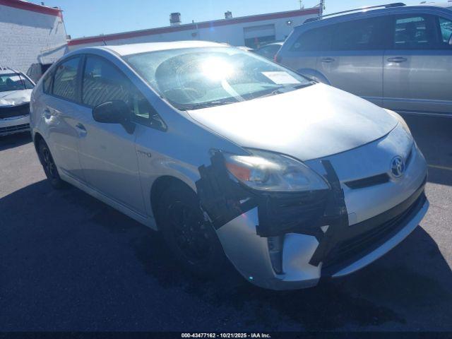  Salvage Toyota Prius