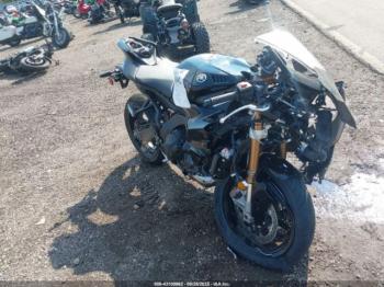  Salvage Yamaha Yzf890