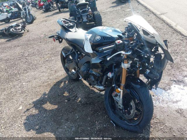  Salvage Yamaha Yzf890