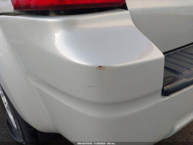 Ford Escape Xlt Image 8