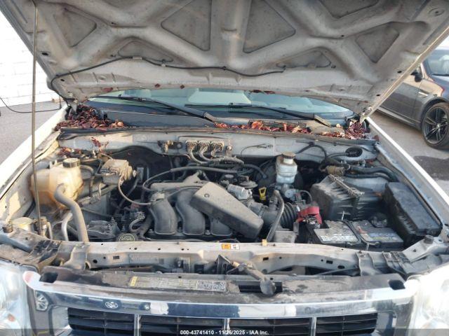 Ford Escape Xlt Image 3