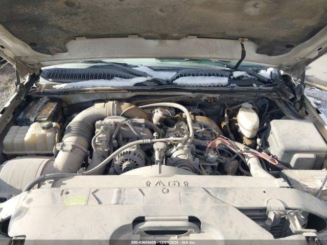 Chevrolet Silverado 3500 Work Truck Image 2