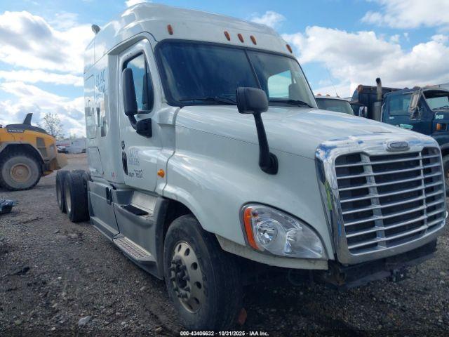  Salvage Freightliner Cascadia 125