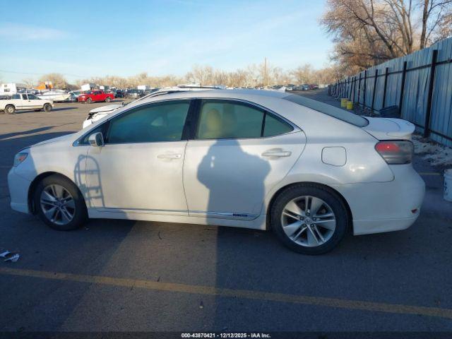 Lexus HS 250h Image 13