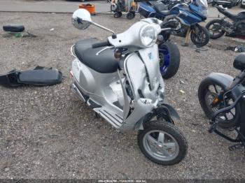  Salvage Vespa Lx