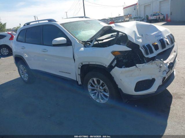  Salvage Jeep Cherokee