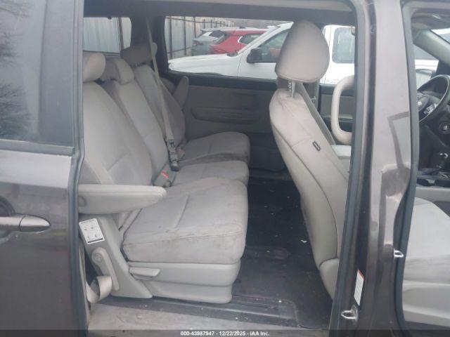 Kia Sedona Lx Image 9