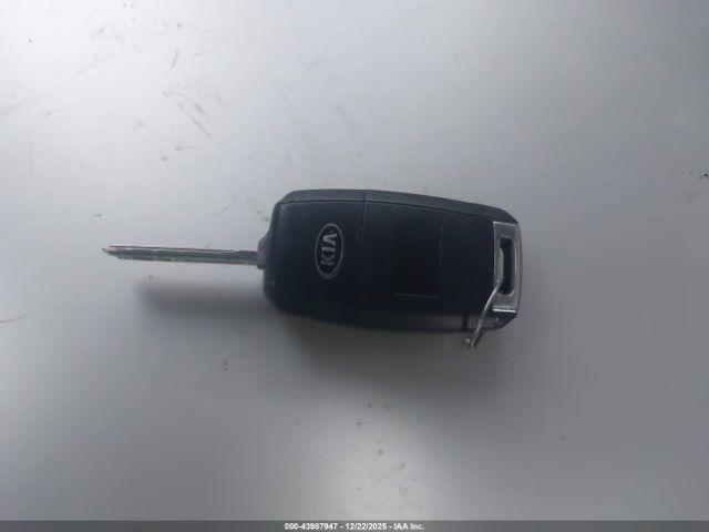 Kia Sedona Lx Image 2