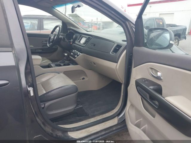 Kia Sedona Lx Image 11