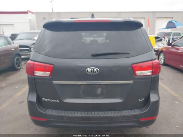 Kia Sedona Lx Image 4