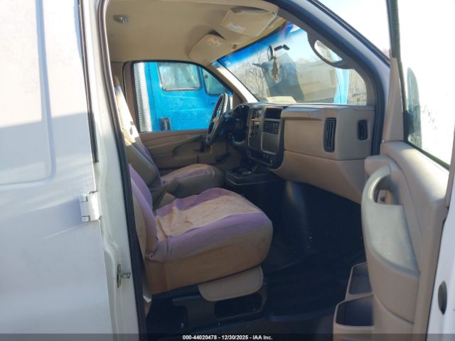 Chevrolet Express Image 5