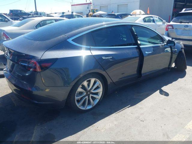 Tesla Model 3 Image 11