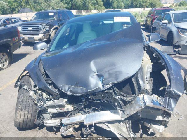 Tesla Model 3 Image 6