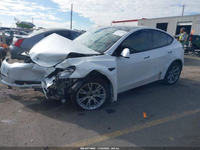 Tesla Model Y Long Range Dual Motor All-wheel Drive Image 7