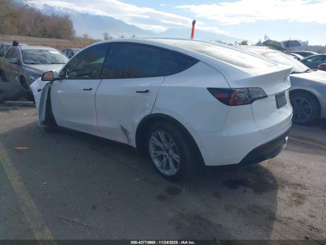 Tesla Model Y Long Range Dual Motor All-wheel Drive Image 3