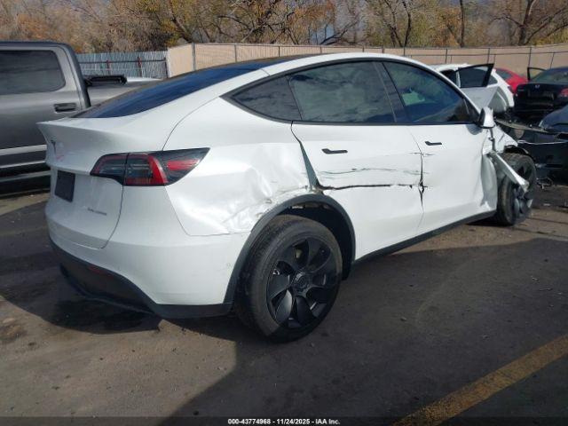 Tesla Model Y Long Range Dual Motor All-wheel Drive Image 6