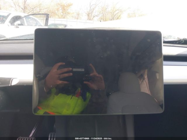 Tesla Model Y Long Range Dual Motor All-wheel Drive Image 5