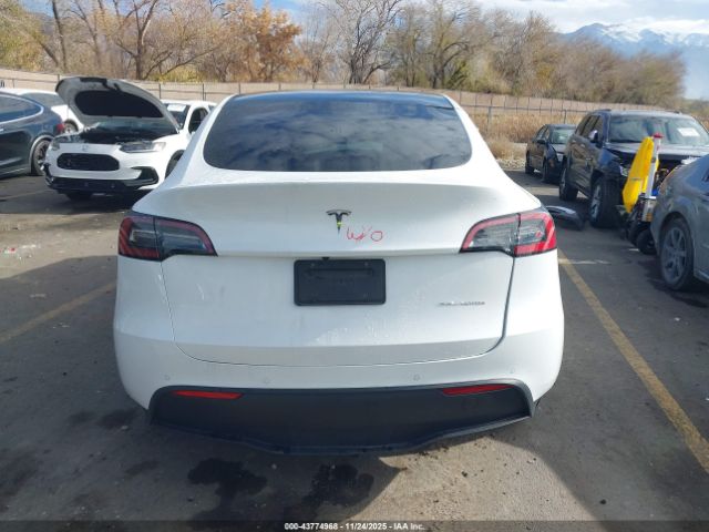 Tesla Model Y Long Range Dual Motor All-wheel Drive Image 14