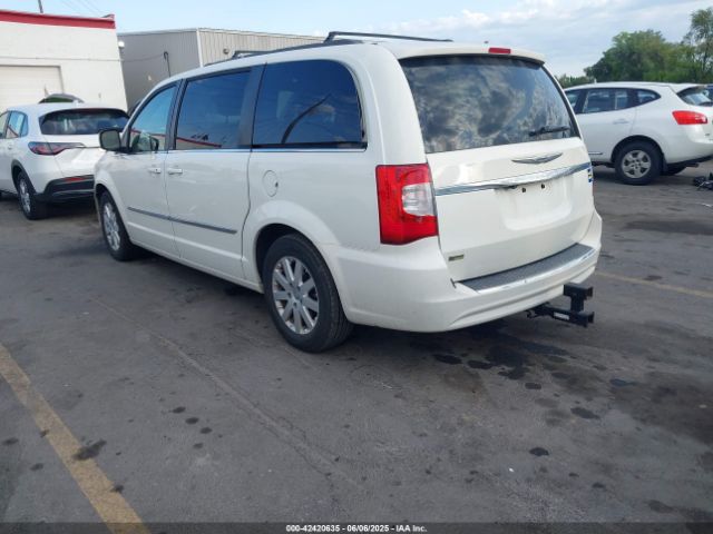 Chrysler Town & Country Touring Image 4