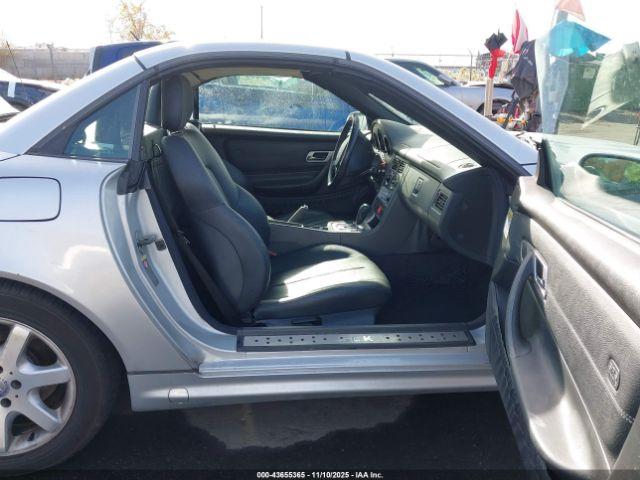 Mercedes-Benz Slk-class Kompressor Image 8