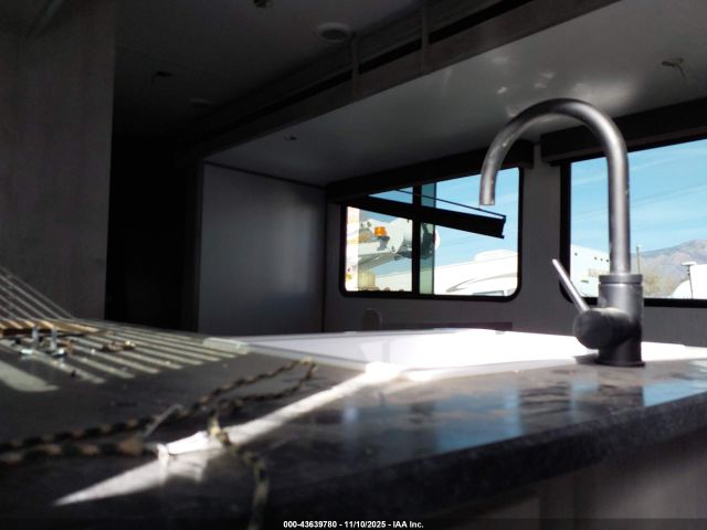 Dutchmen Other Image 4