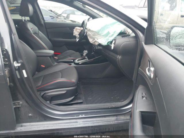 Kia Forte Gt Image 9