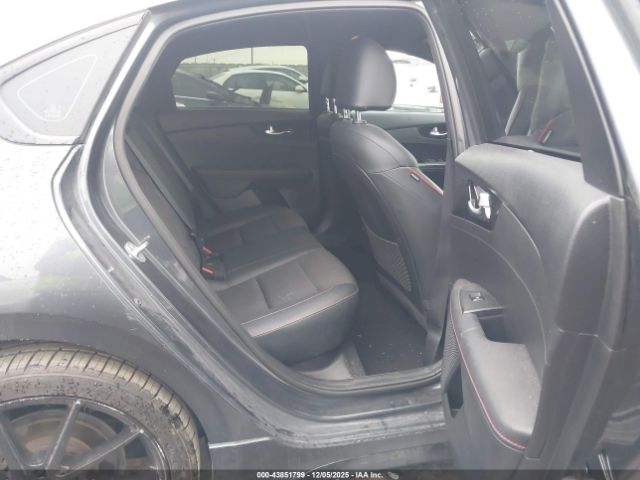 Kia Forte Gt Image 2