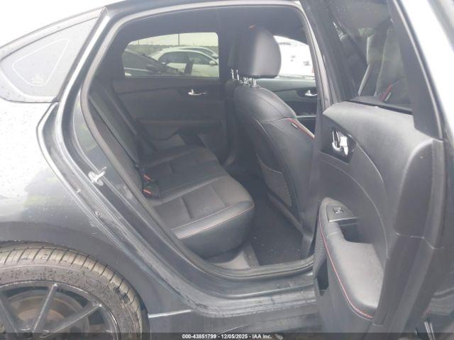 Kia Forte Gt Image 2