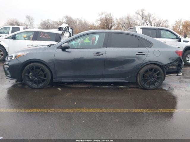 Kia Forte Gt Image 12