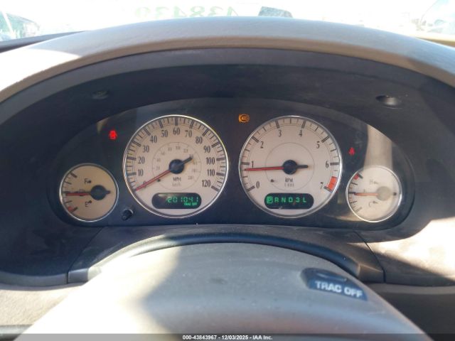 Chrysler Town & Country Limited Image 16