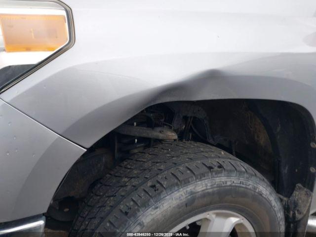 Toyota Tundra Sr5 5.7l V8 Image 8