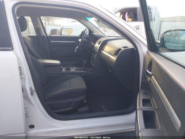 Dodge Charger Se Image 8