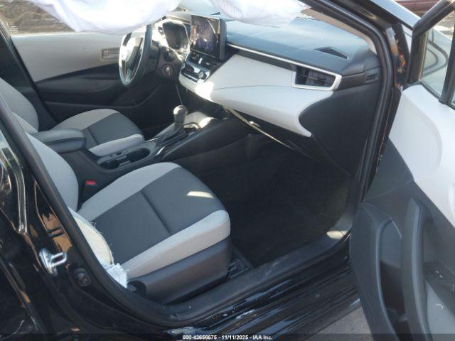 Toyota Corolla Le Image 4