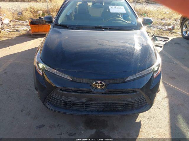 Toyota Corolla Le Image 17