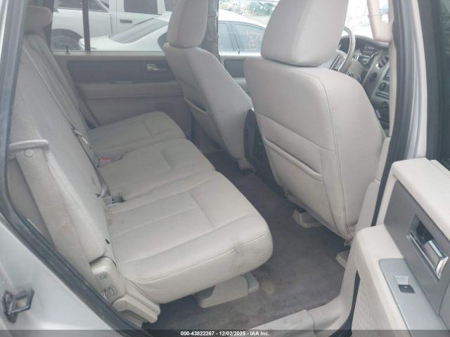 Ford Expedition Xlt Image 16