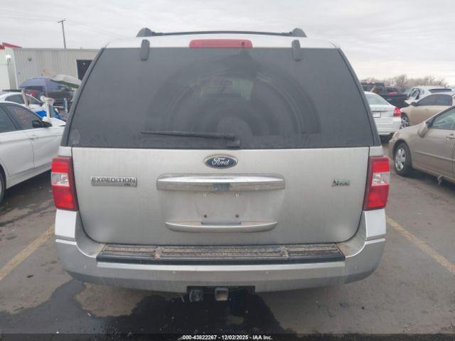 Ford Expedition Xlt Image 10