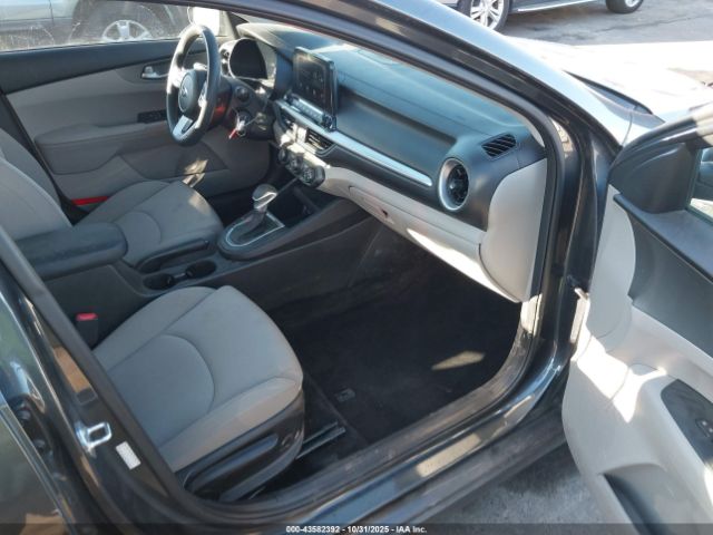 Kia Forte Lxs Image 15