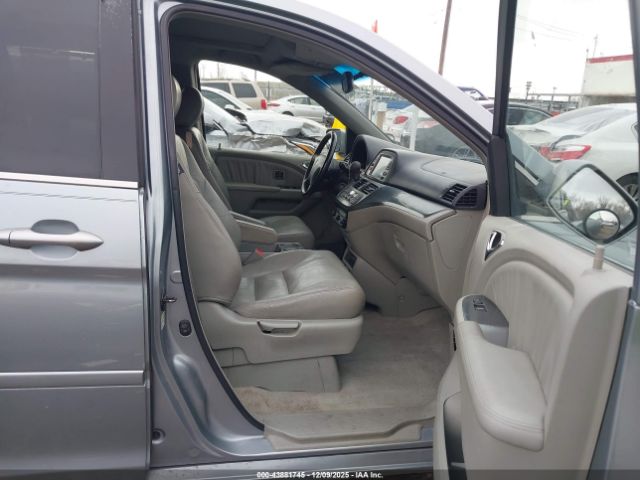 Honda Odyssey Touring Image 6