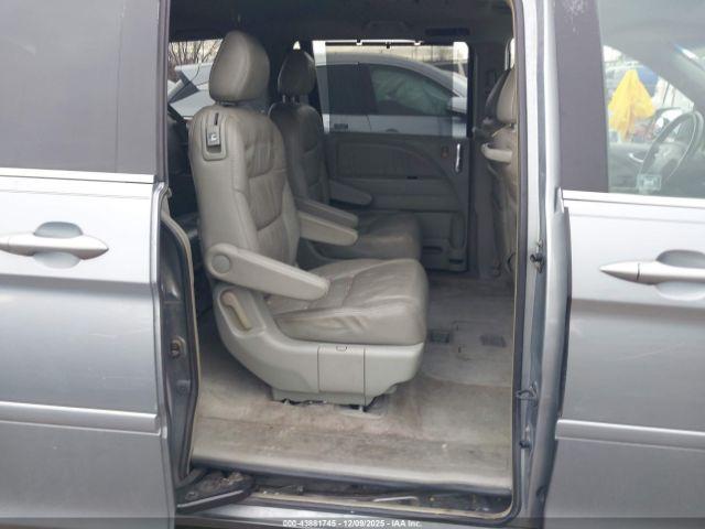 Honda Odyssey Touring Image 9