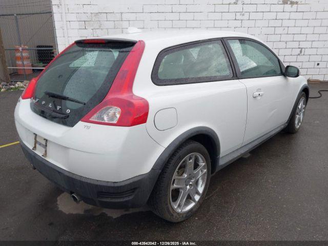 Volvo C30 Image 11