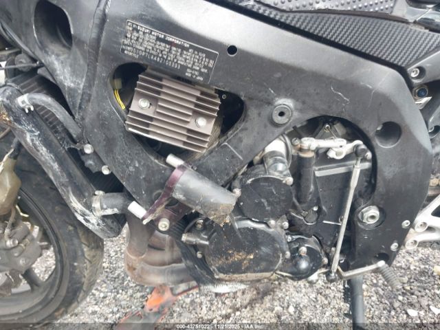 Suzuki Gsx-r750 Image 9