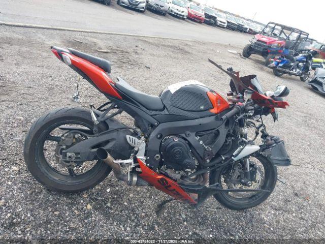 Suzuki Gsx-r750 Image 13