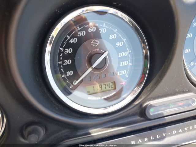 Harley-Davidson Flhtk Image 6