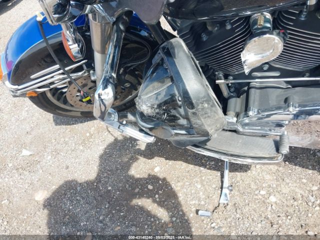 Harley-Davidson Flhtk Image 4