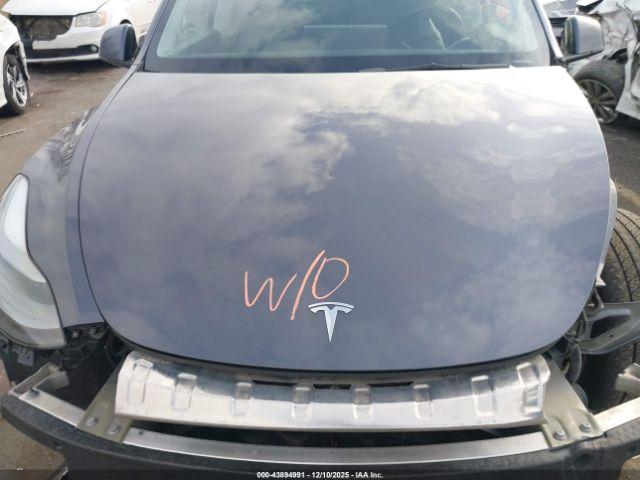 Tesla Model Y Image 9