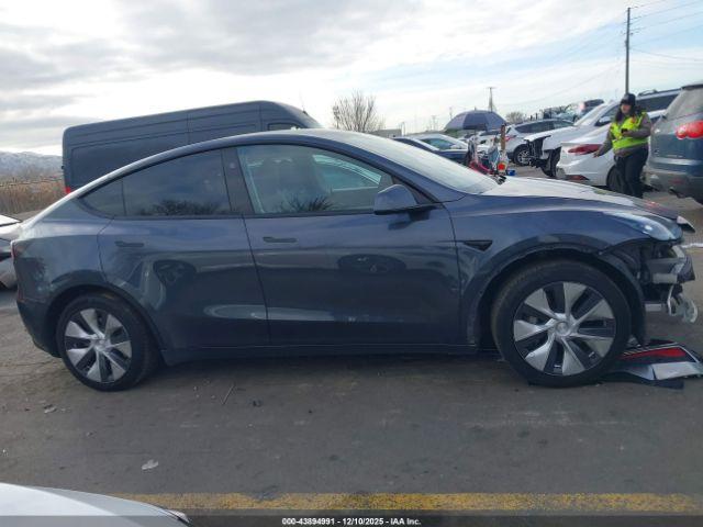 Tesla Model Y Image 13