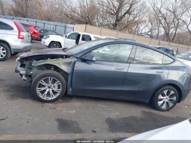 Tesla Model Y Image 15