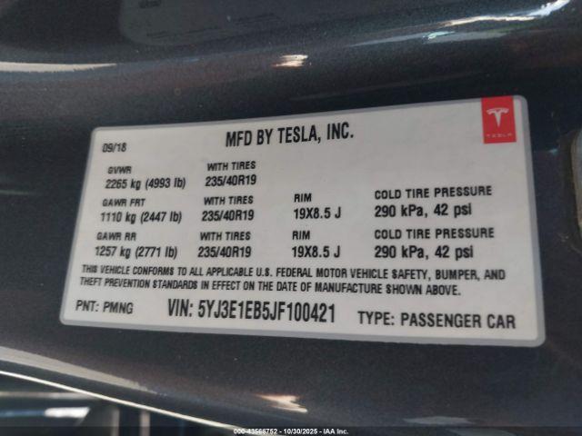Tesla Model 3 Image 7