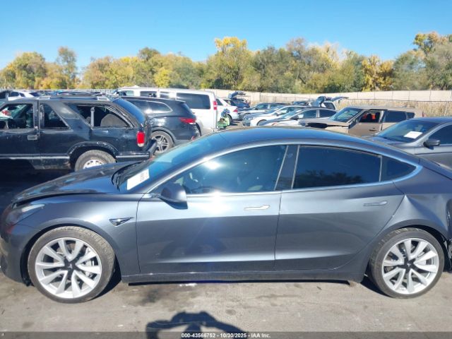 Tesla Model 3 Image 9